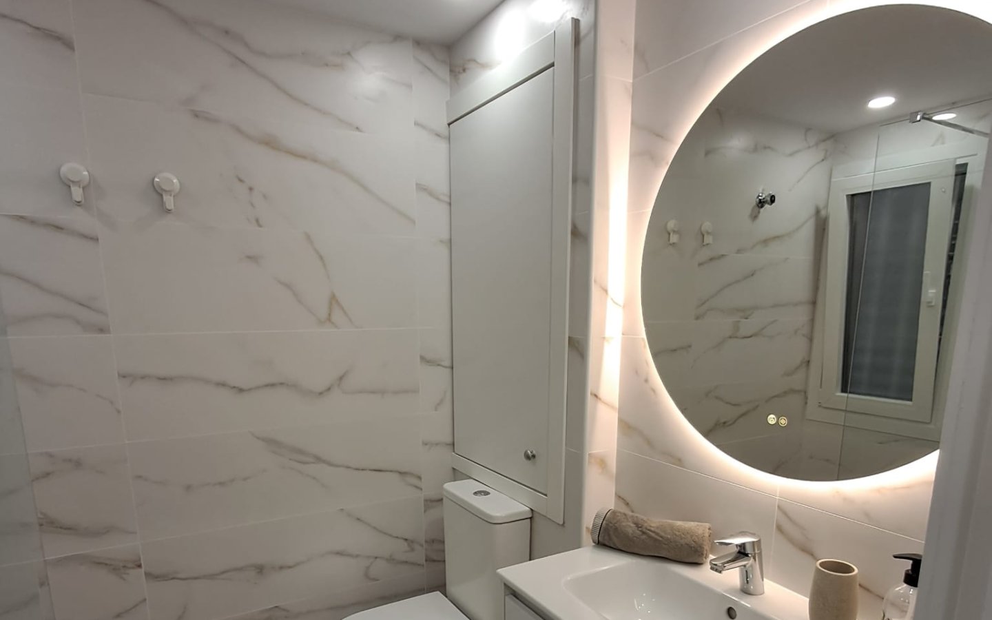 Renovated bathroom Jardin B