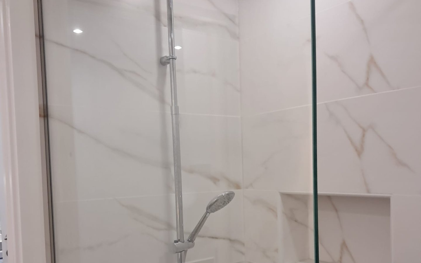 Studio Shower Jardin B