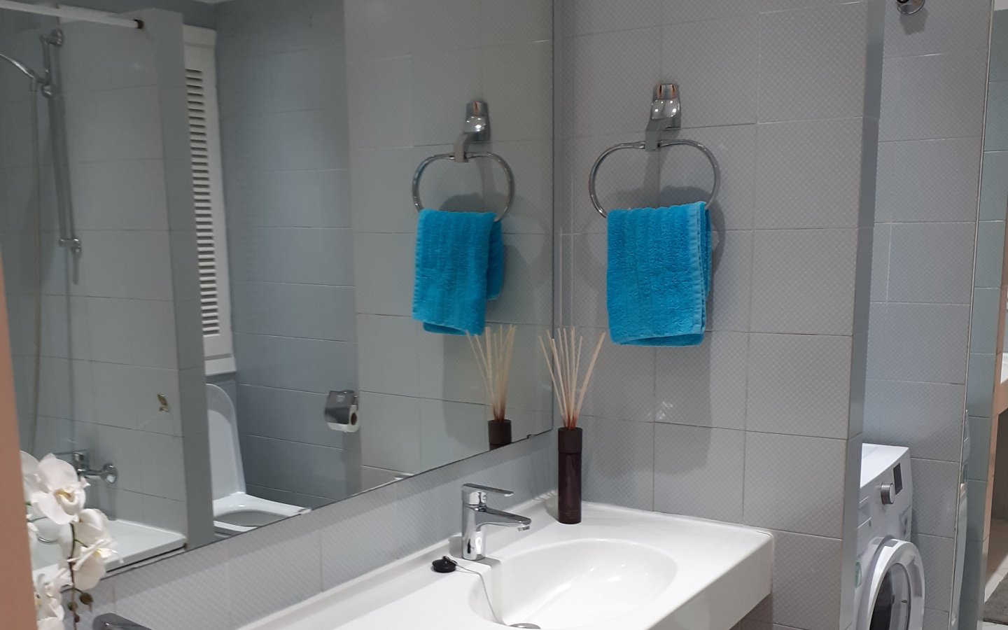 JB 6-12 Bath 1