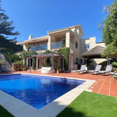 AF124, 3-Bed Villa with 2 bed Apartment 4.5 baths