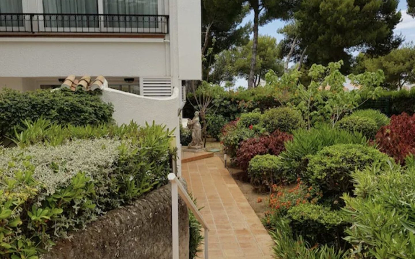 Duplex - Entrance