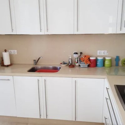 Duplex - Modern kitchen with granite worksurfaces