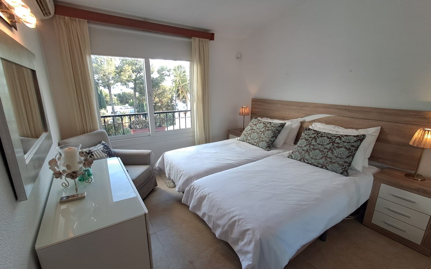 Jardin A - Master bedroom Single & Double configuration Jardin A - Master bedroom Single & Double configuration