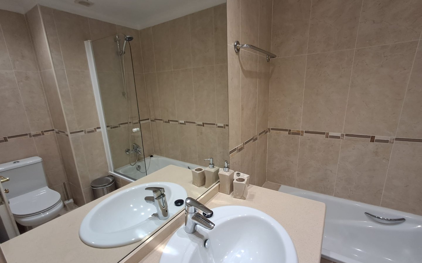 Jardin A - En-Suite bathroom Jardin A - En-Suite bathroom