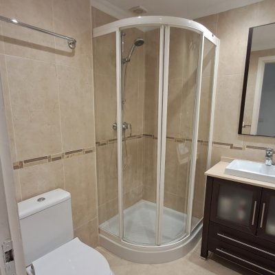 Jardin A - Family bathroom