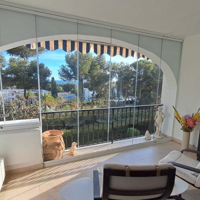 Jardin A - Watching the world go by!!